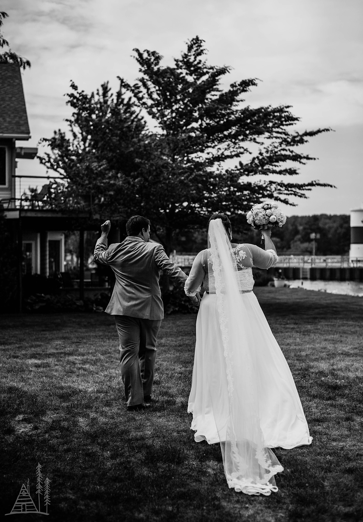 Anna Joel Muskegon Nautical Wedding - Kendra Stanley-Mills Photography