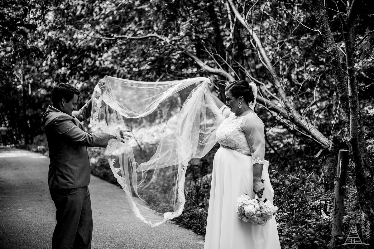 Anna Joel Muskegon Nautical Wedding - Kendra Stanley-Mills Photography