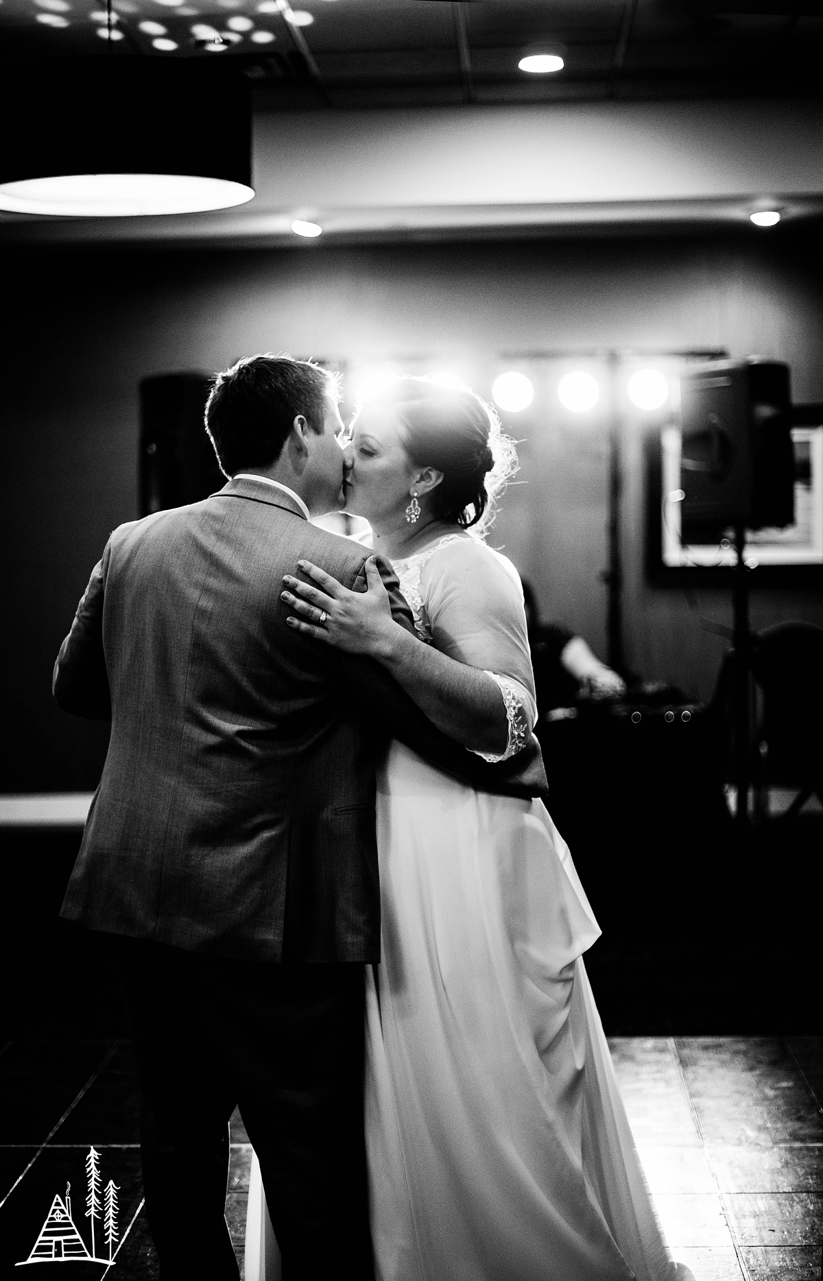 Anna Joel Muskegon Nautical Wedding - Kendra Stanley-Mills Photography