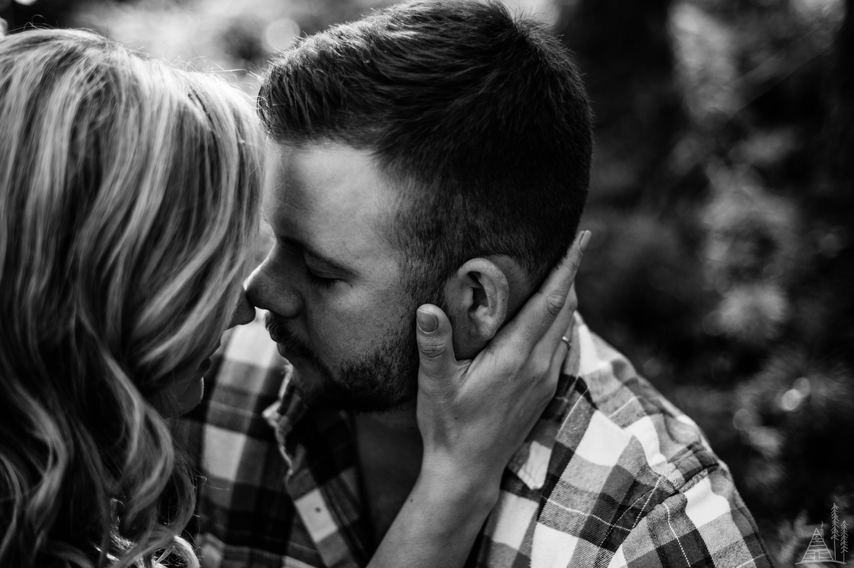 Silver Lake Sand Dune engagement - Kendra Stanley Mills Photography