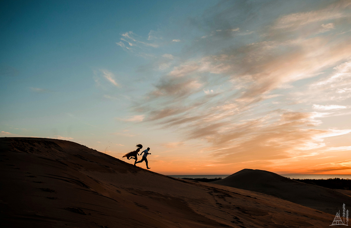 Silver Lake Sand Dune engagement - Kendra Stanley Mills Photography