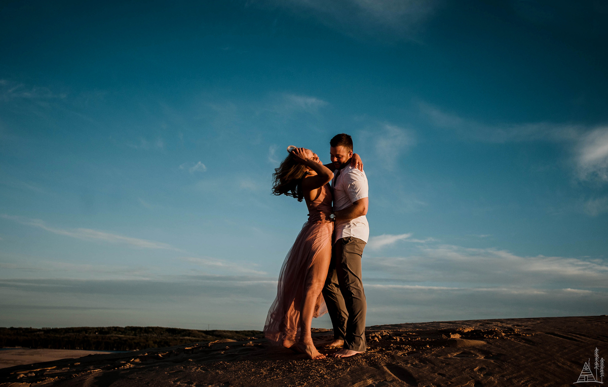 Silver Lake Sand Dune engagement - Kendra Stanley Mills Photography